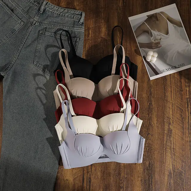 蒄趣 简约无痕软支撑小胸聚拢收副乳防下垂高弹提拉舒适文胸 女款