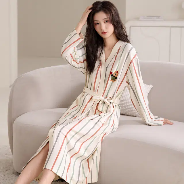 蒄趣 纯棉长袖微弹长款家居服舒适条纹卡通春秋款睡袍 女款
