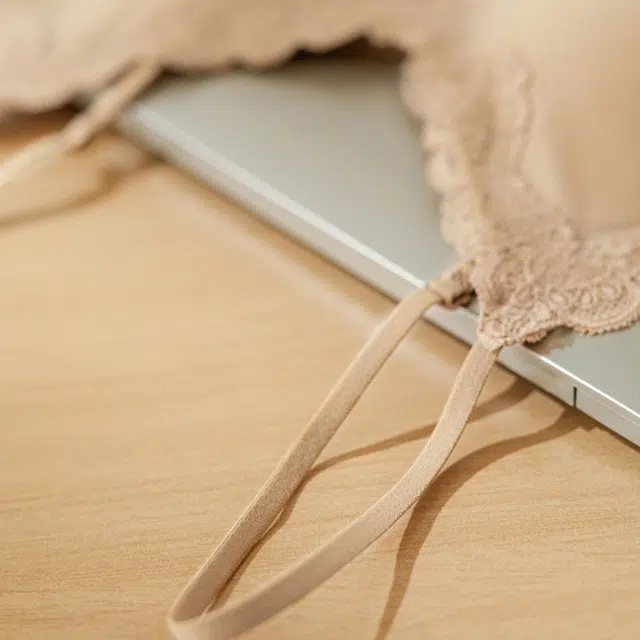蒄趣 法式蕾丝内衣女小胸聚拢收副乳防下垂吊带裙专用细肩带美背心文胸 女款
