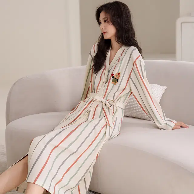 蒄趣 纯棉长袖微弹长款家居服舒适条纹卡通春秋款睡袍 女款