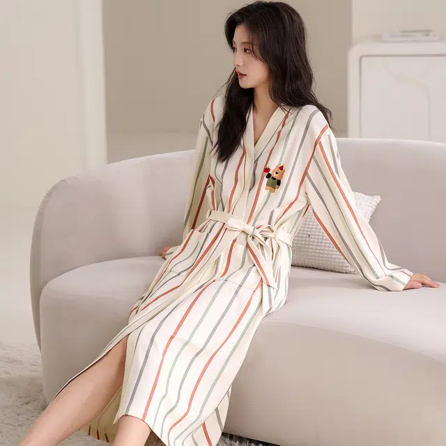 蒄趣 纯棉长袖微弹长款家居服舒适条纹卡通春秋款睡袍 女款