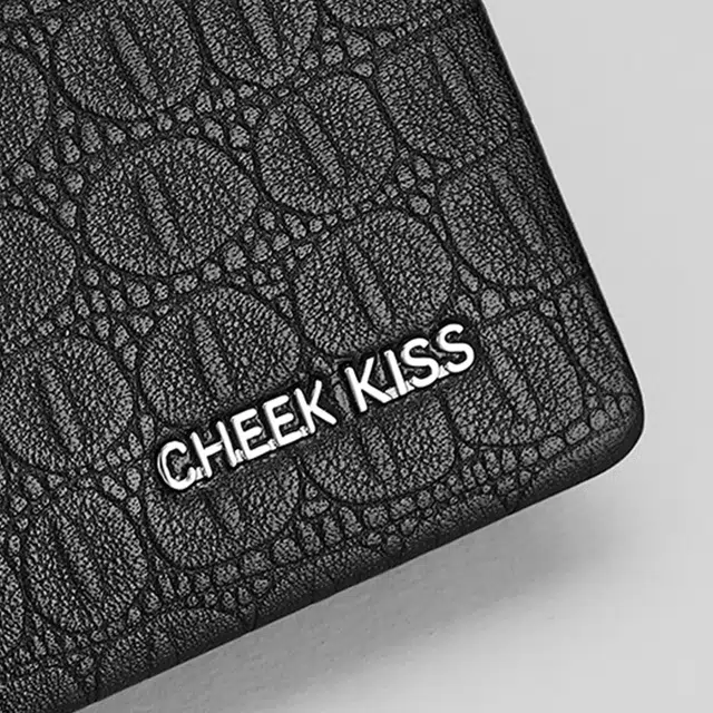 cheekkiss
