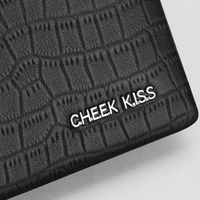 cheekkiss