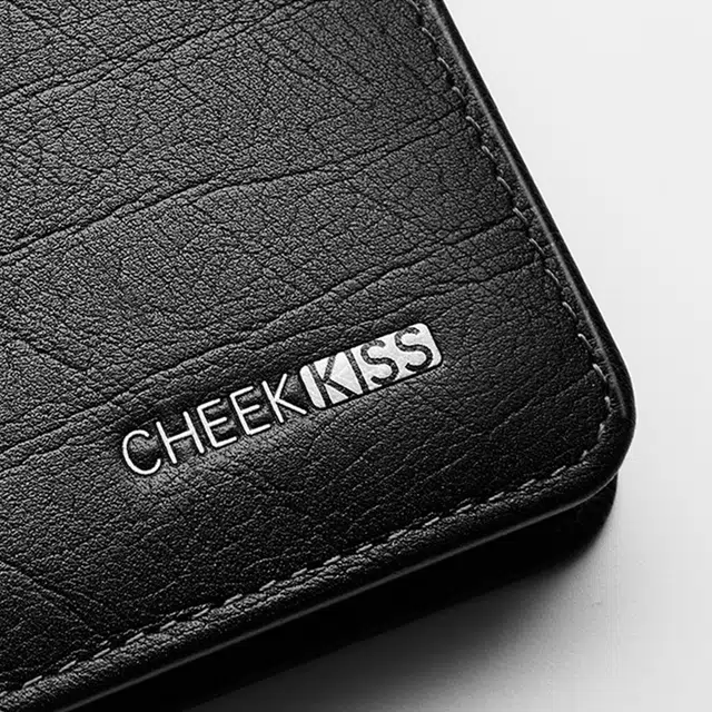 cheekkiss