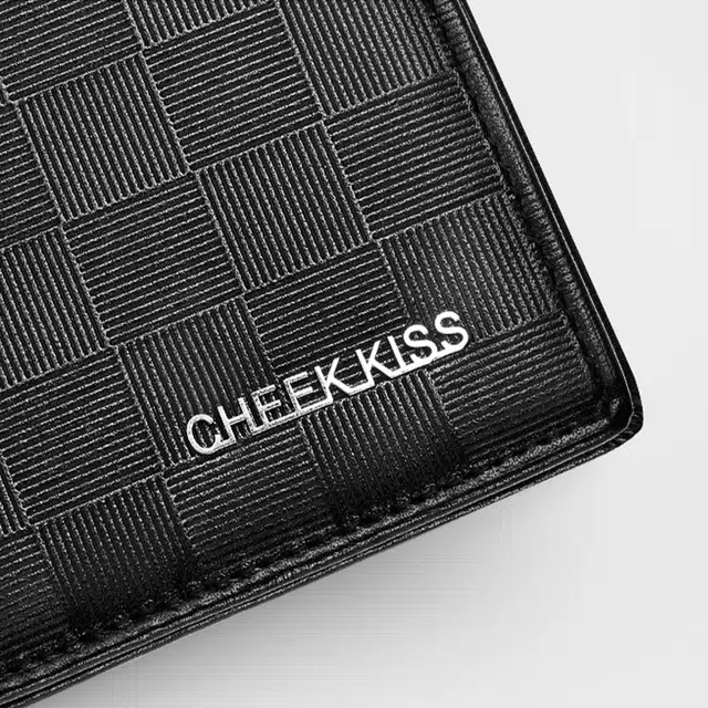 cheekkiss