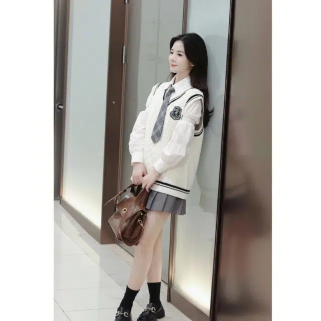 纤丝鸟 三件学院风针织背心女叠穿百搭马甲泡泡袖衬衫辣妹百褶裙裙装套装 女款