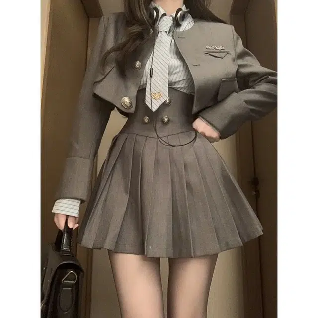 纤丝鸟 纯欲风辣妹减龄复古条纹衬衣西装外套高腰百褶裙时尚三件裙装套装 女款