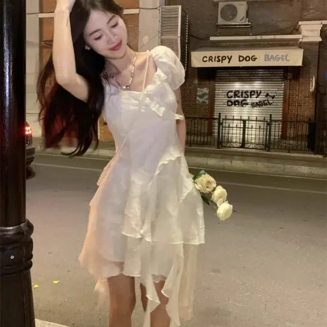 纤丝鸟 茶歇法式不规则裙摆设计感优雅海边度假风公主裙短袖连衣裙 女款