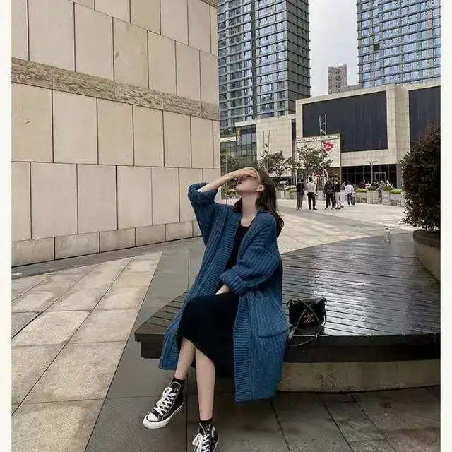 纤丝鸟 慵懒法式复古韩版宽松长袖休闲风格设计感针织衫 女款