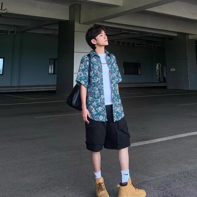 纤丝鸟 日系时尚印花短袖衬衫潮流文艺休闲宽松上衣 男女同款