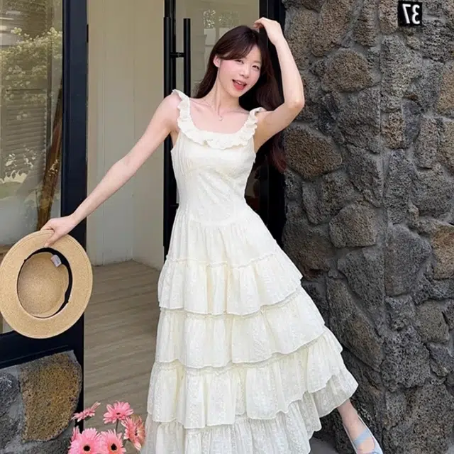 纤丝鸟 法式甜美优雅小飞袖蕾丝拼接大裙摆收腰海边度假蛋糕裙短袖连衣裙 女款