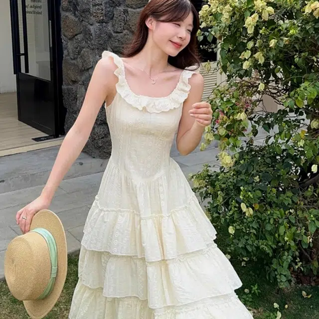纤丝鸟 法式甜美优雅小飞袖蕾丝拼接大裙摆收腰海边度假蛋糕裙短袖连衣裙 女款
