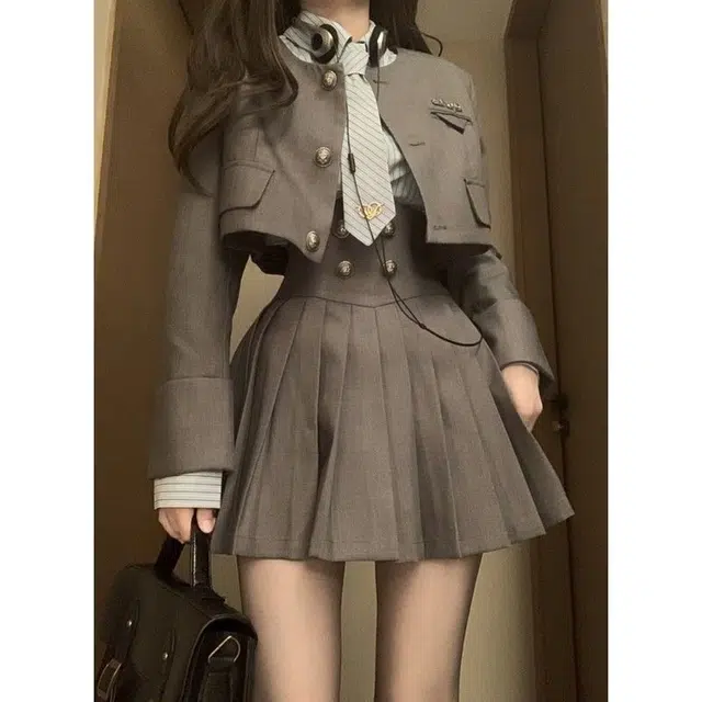 纤丝鸟 纯欲风辣妹减龄复古条纹衬衣西装外套高腰百褶裙时尚三件裙装套装 女款