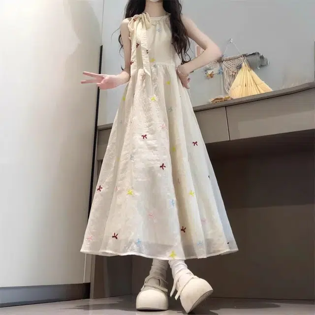 纤丝鸟 碎花法式收腰蝴蝶结甜美温柔露肩显瘦气质百搭无袖连衣裙 女款