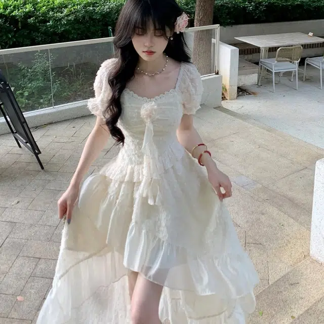 纤丝鸟 夏季 法式气质减龄小众不规则设计感荷叶边修身短袖连衣裙 女款