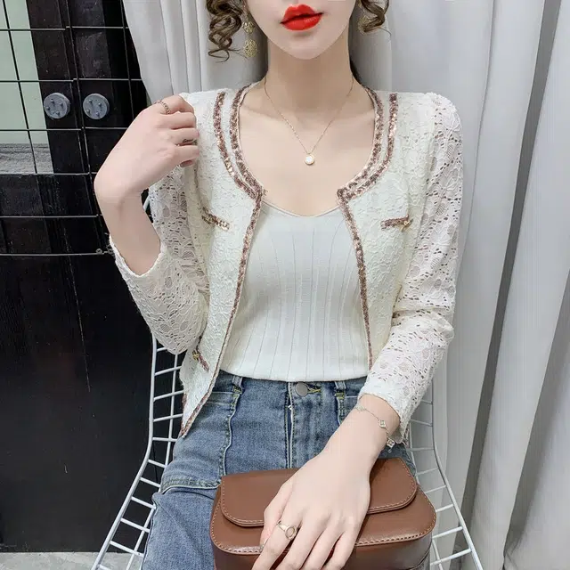 纤丝鸟 甜美小香风简约时尚优雅气质宽松百搭截短外套 女款