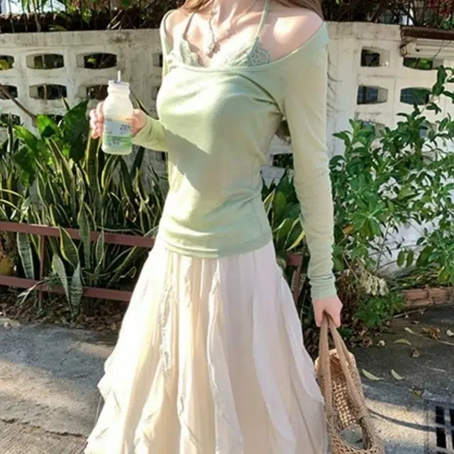 纤丝鸟 设计感时尚法式温柔不规则上衣蕾丝花边气质轻盈飘逸半身裙裙装套装 女款