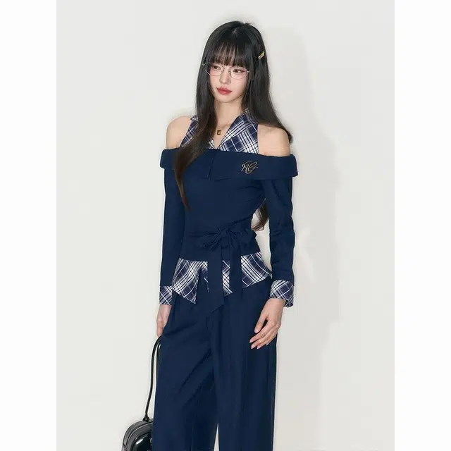 纤丝鸟 美式撞色格纹拼接挂脖设计感绑带露肩长袖上衣宽松百搭长裤两件套裙装套装 女款