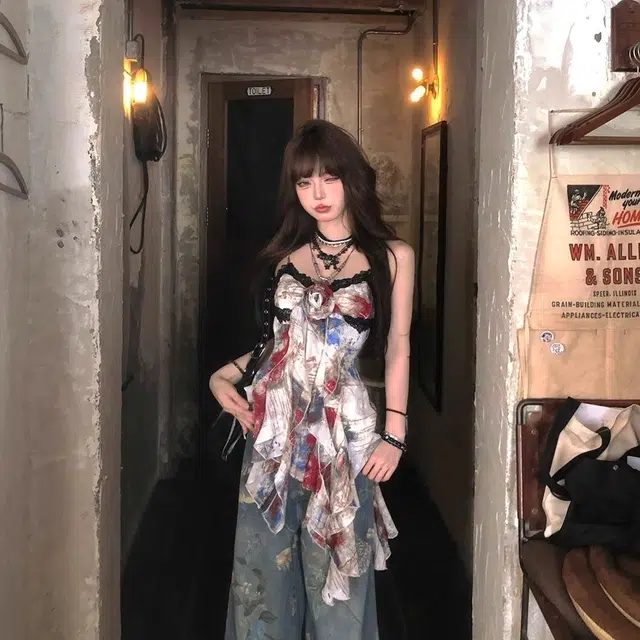 困住大象 油画艺术感不规则蕾丝花边个性上衣吊带 女款