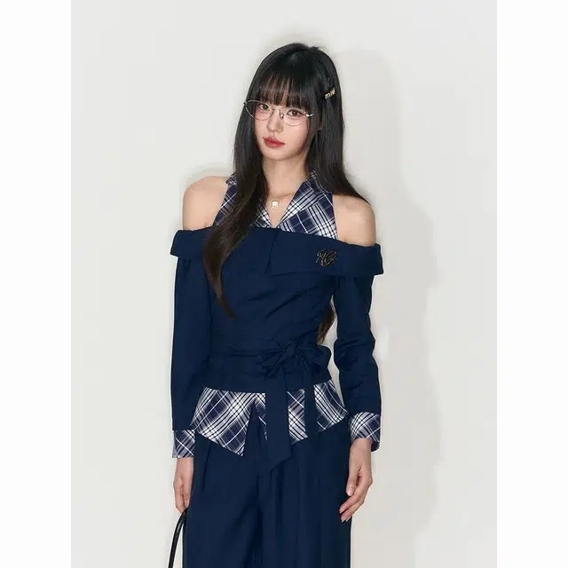 纤丝鸟 美式撞色格纹拼接挂脖设计感绑带露肩长袖上衣宽松百搭长裤两件套裙装套装 女款