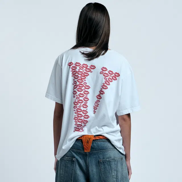 VLONE Staple kiss VLogo T