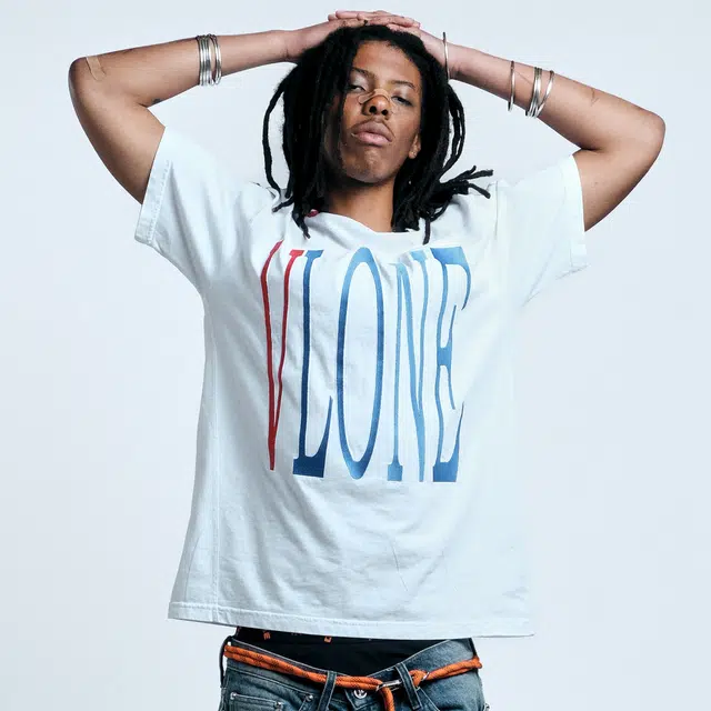 VLONE Staple kiss VLogo T