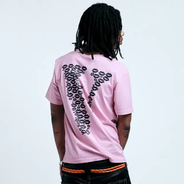 VLONE Friends kiss VLogo T
