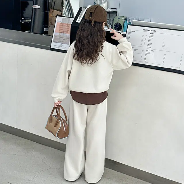 MUMUWU HOUSE 2025polo