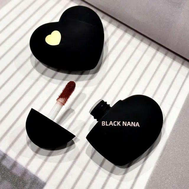 BLACK NANA BLACK NANA