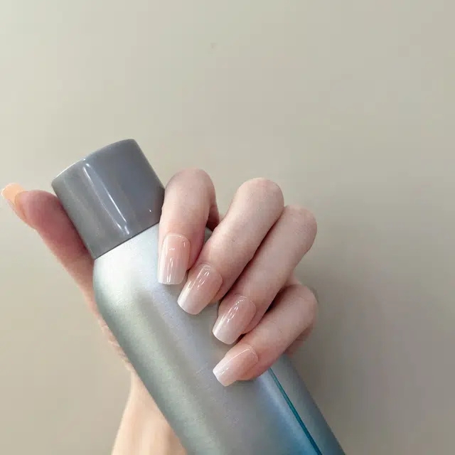 嘉比兔 可拆卸美甲贴片  穿戴甲 短短梯乳白渐变 可爱