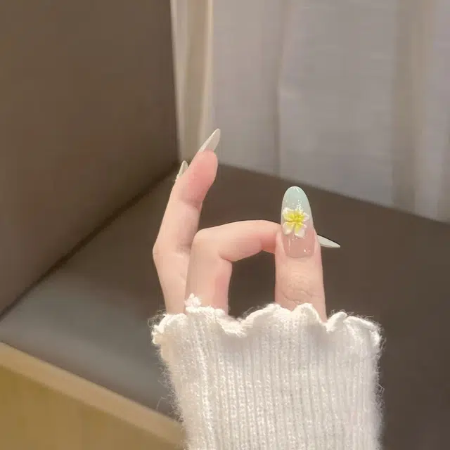 嘉比兔 海岛花漾薄荷渐变蓝雕花清冷简约显白辣妹美甲贴片  杏仁浅色晕染 可爱