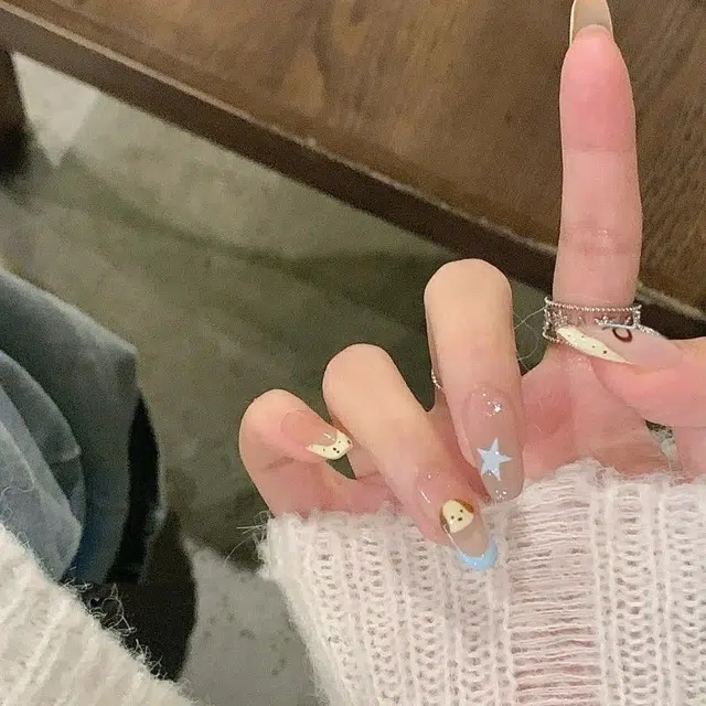 嘉比兔 纯欲小奶狗蝴蝶结法式穿戴甲甲片星星美甲穿戴甲显白美甲贴片  杏仁浅色裸色 可爱