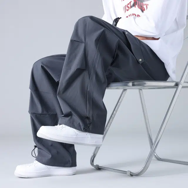 华夏儿女 美式复合防风防水高街宽松百搭时尚潮流运动户外山系直筒中腰垂感速干透气长裤日系简约伞兵褶皱舒适机能工装裤休闲裤 男款