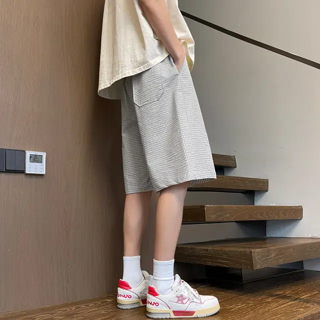 海尔斯 美式复古高街舒适时尚简约纯色格子系绳百搭宽松休闲短裤 男款