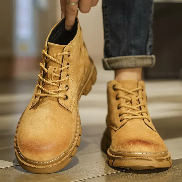 头层猪皮 英伦风百搭厚底舒适都市通勤必备 短筒 经典马丁靴 男款