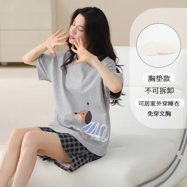 都市丽人 亲肤舒适轻薄透气休闲时尚简约免穿文胸带胸垫防凸点个性图案圆领短袖三分裤可外穿家居睡衣套装 女款