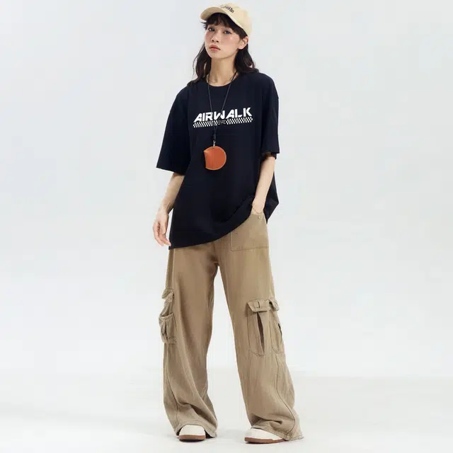 Airwalk T