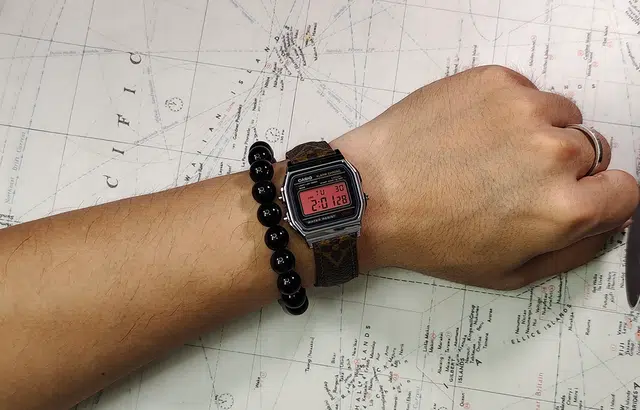 CASIO A158WA-1-Damier Ignis