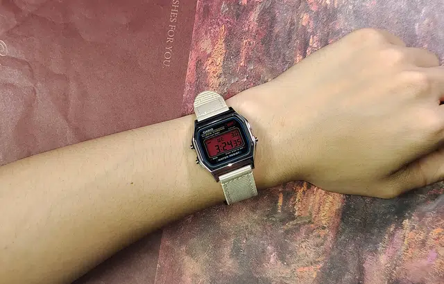 CASIO A159WA-N1D-Redshift