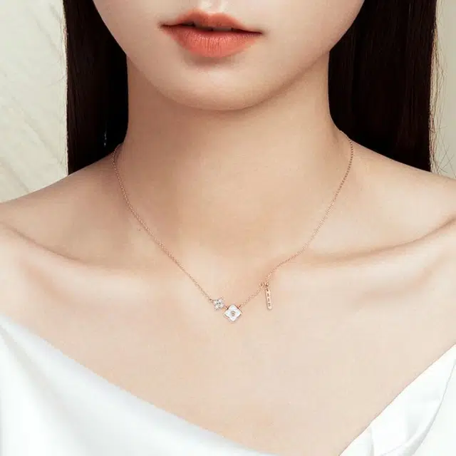 S925