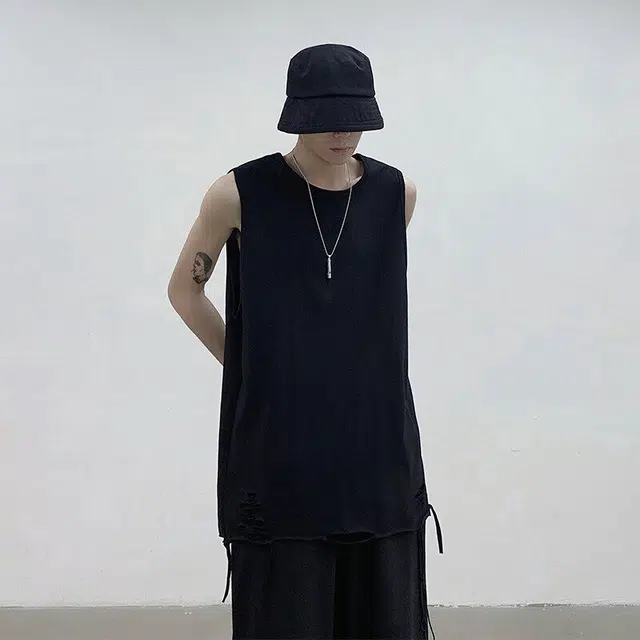 颂希尔 欧美高街破洞打底宽松叠穿内搭无袖背心 男女同款