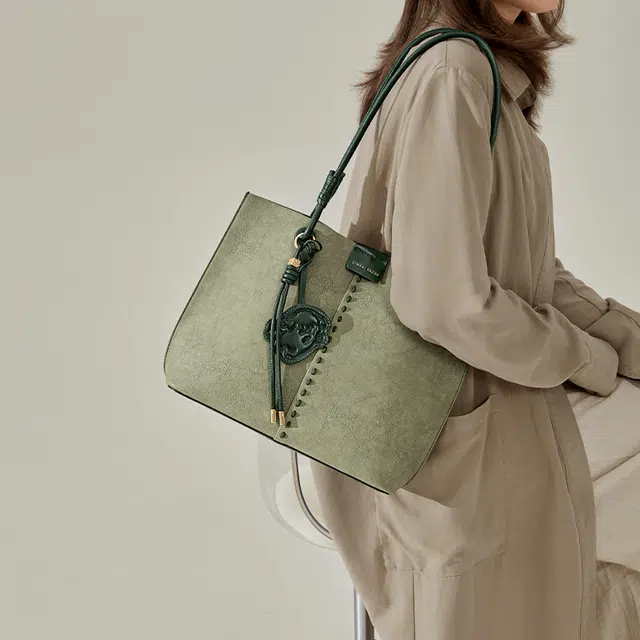 CinvaiKrose Tote