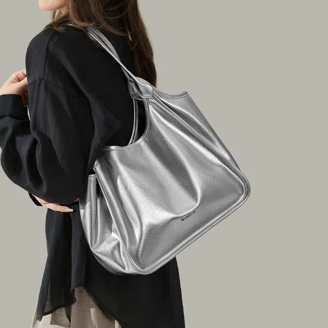 CinvaiKrose Tote