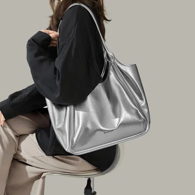 CinvaiKrose Tote
