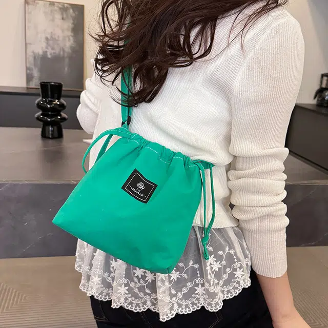 行途 高级感小众时尚超火 水洗布 斜挎包 男女同款情侣款 多色