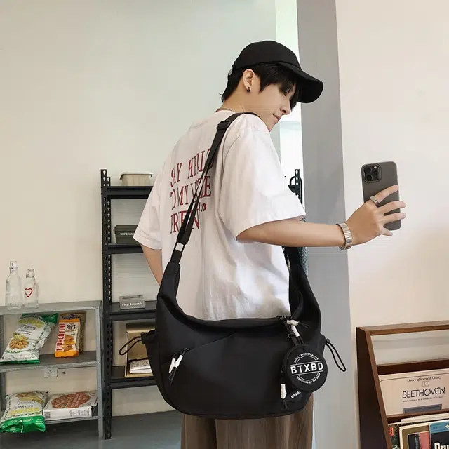 行途 学生上课休闲防泼水 尼龙 单肩包斜挎包 男女同款情侣款 黑色/红色/白色/浅灰色