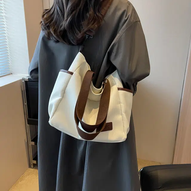 行途 撞色多口袋大容量多功能简约 帆布 斜挎单肩包 常规 女款 黑色/米白色/卡其色