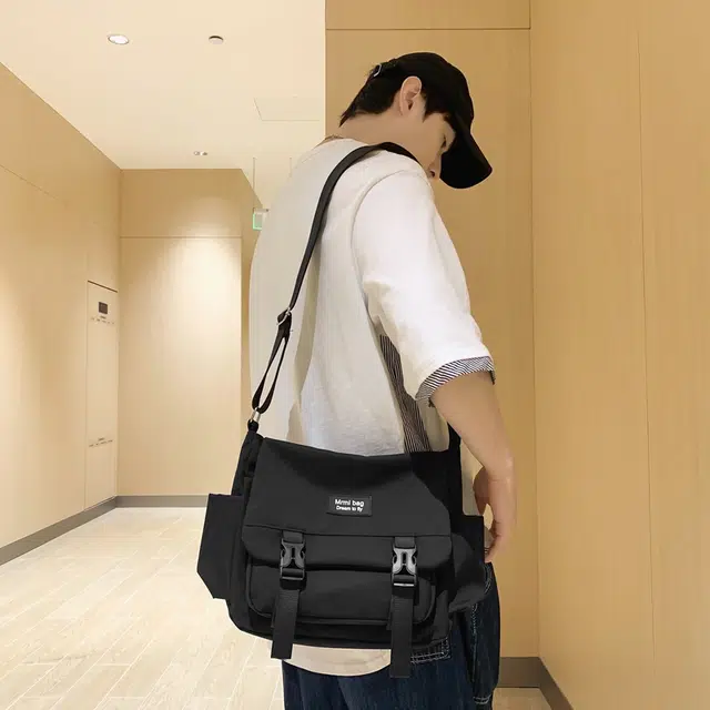 行途 日系原宿复古百搭 尼龙 斜挎包 男女同款情侣款 黑色/白色/灰色
