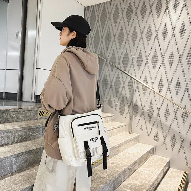 行途 潮牌日系百搭邮差包大容量休闲上课单肩包潮 棉 斜挎包 男女同款情侣款 黑色/白色/卡其色/蓝色/红色