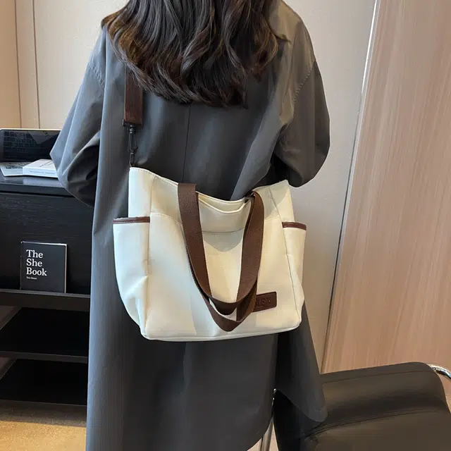行途 撞色多口袋大容量多功能简约 帆布 斜挎单肩包 常规 女款 黑色/米白色/卡其色